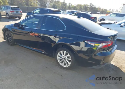 2022 Toyota Camry Le z USA, uszkodzony, nr VIN 4T1C11AK8NU667331